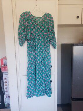 Green with Flowers Cute Dress Maxi Size Medium